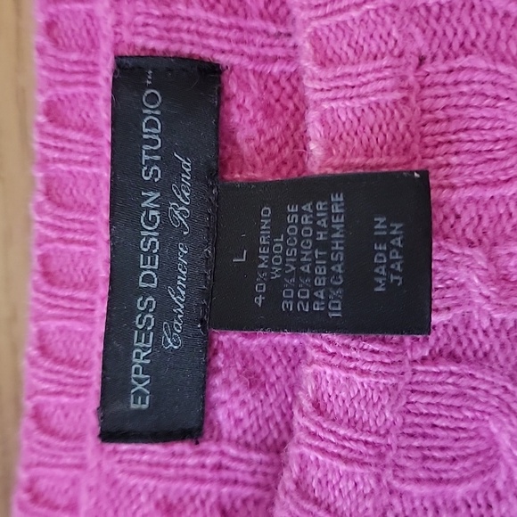 Express sweater - Picture 3 of 3